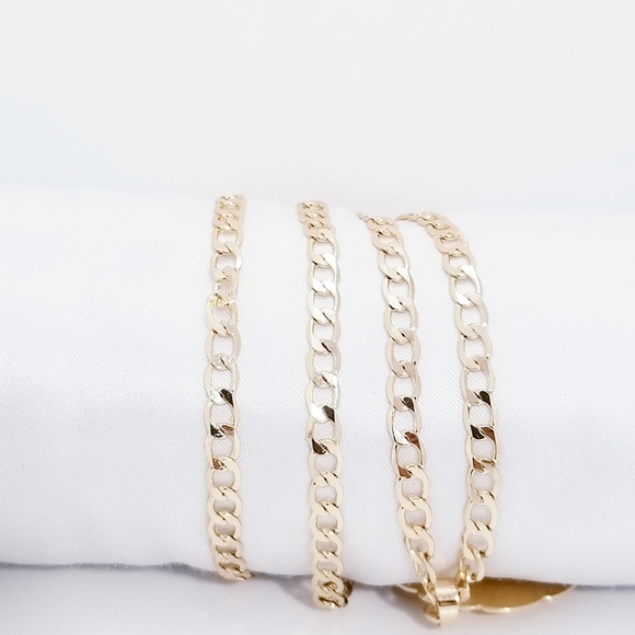 14K Gold Plated Virgen de Guadalupe necklace - Picture 6 of 6